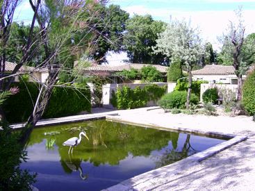 self-catering rental in saint remy de provence : les jardins de Fontanille